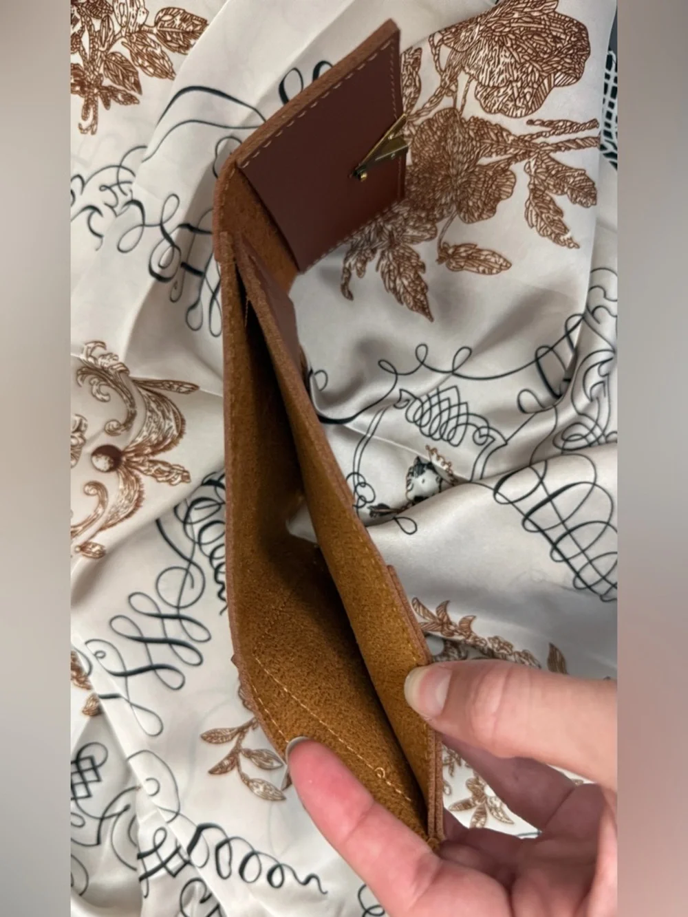 Minimalist Brown Wallet Women’s Small Faux Leather Wallet Gold V Clasp Compact